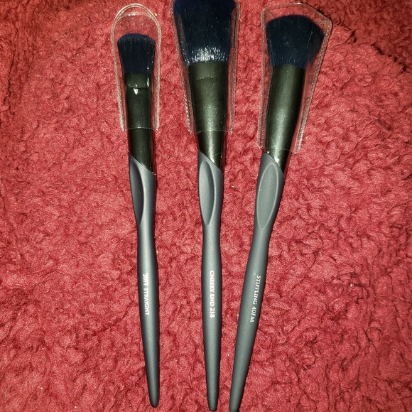 F.A.R.A.H Makeup Brushes - Picture 2 of 2